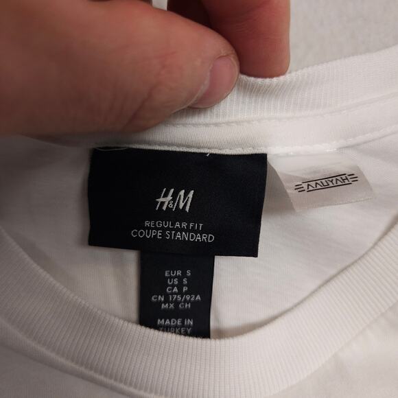 H&M AAliyah Band Crew Neck Graphic T Shirt Mens Size Small S White - Picture 3 of 9